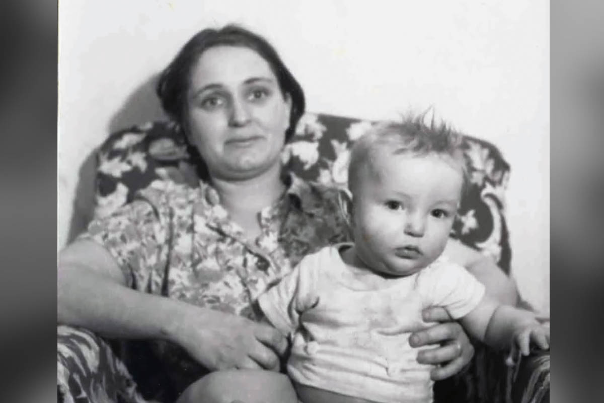 Dorothy (McKnight) Hendrickson and son