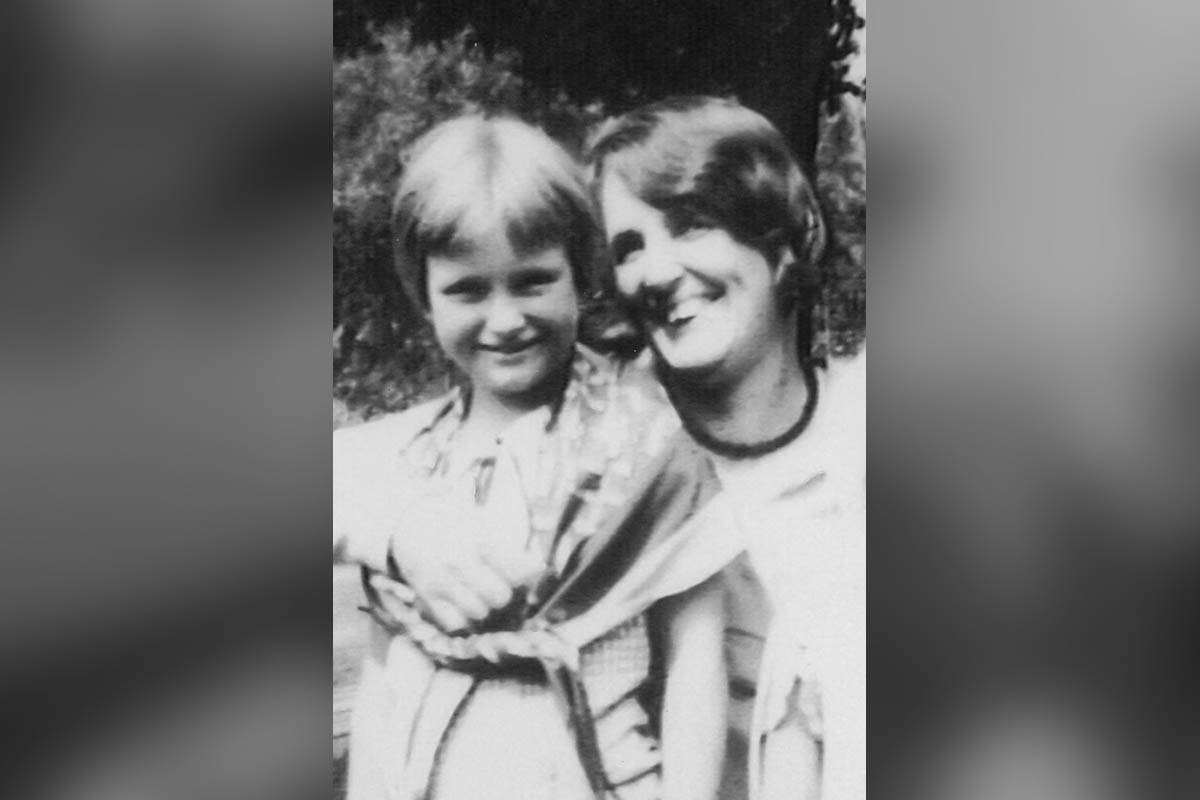 Dorothy McKnight and her mother